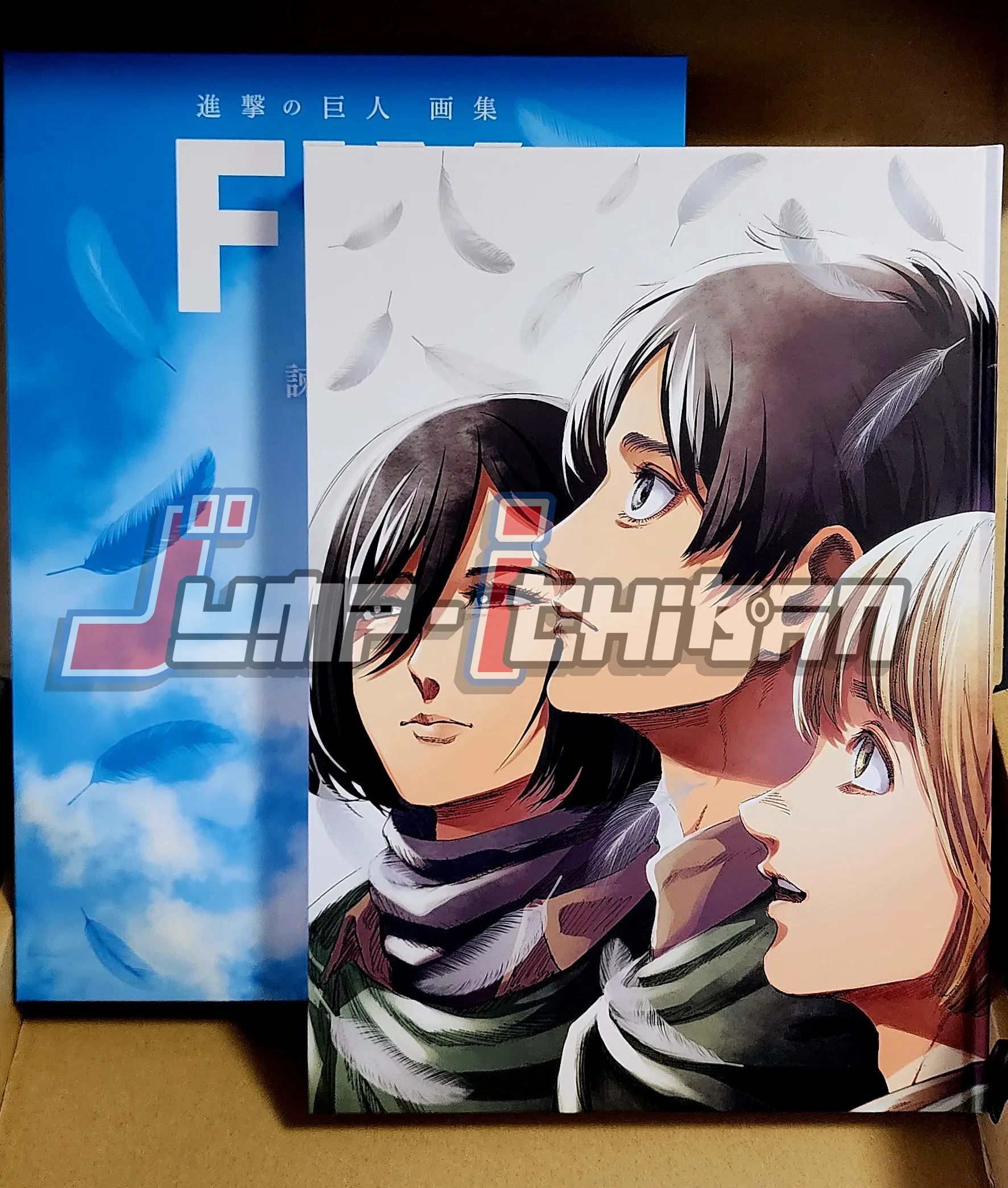 ATTACK ON TITAN ARTBOOK FLY - LIMITED EDITION   BONUS